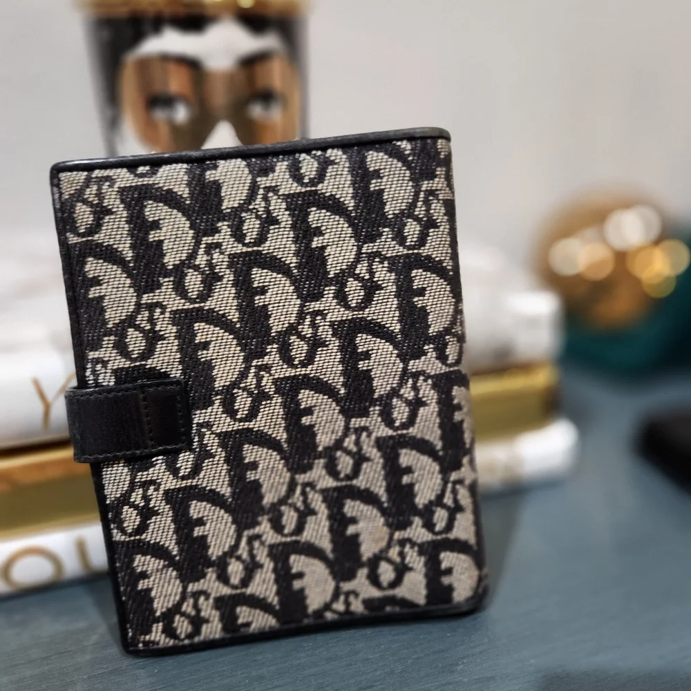 Christian dior agenda cover